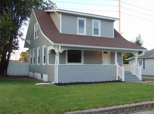 905 E Penning Ave, Wood River, IL 62095