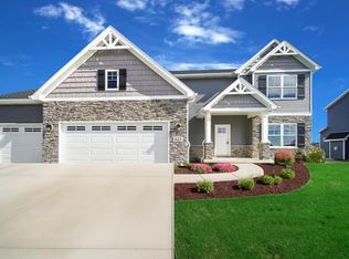 872 Valley View Dr, Lowell, IN 46356