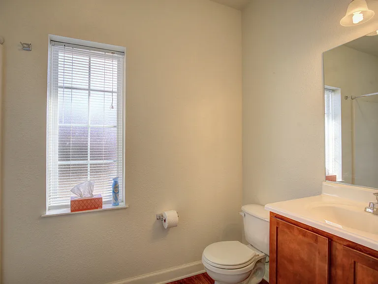 706 Inverness Rd — Photo 37