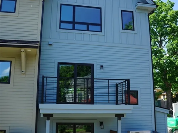 10 Hawley St #3D, Northampton, MA 01060