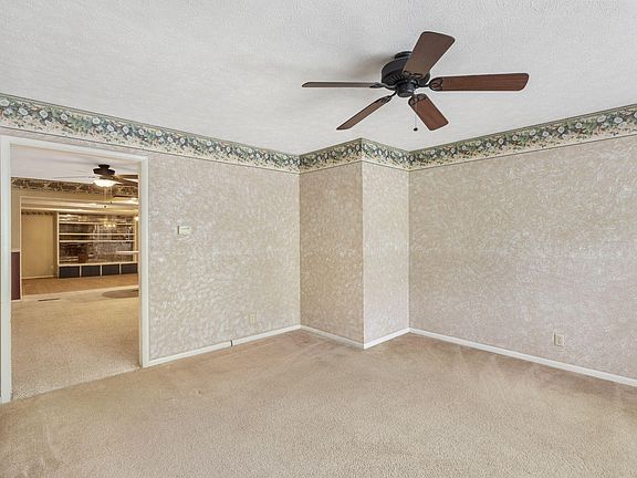 3rd image of 5431 N Lakewood Drive