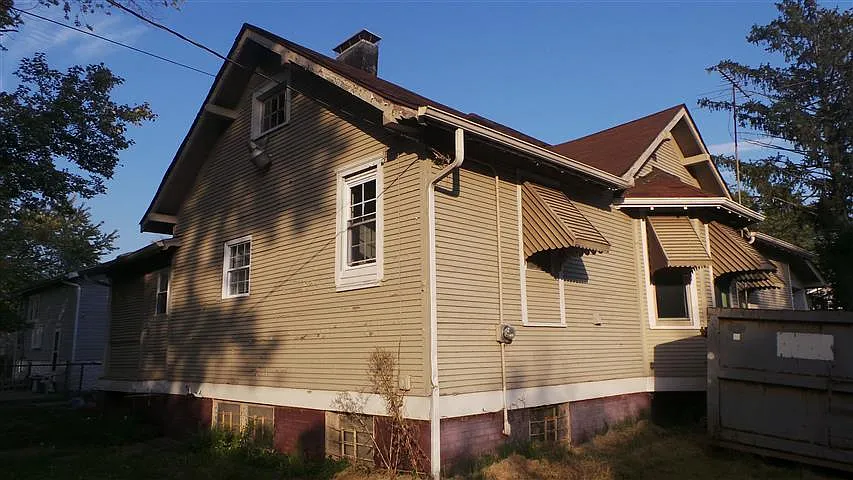 725 N 75th St photo 1
