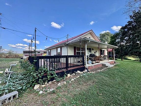 3rd image of 1511 Giles Hollow Rd