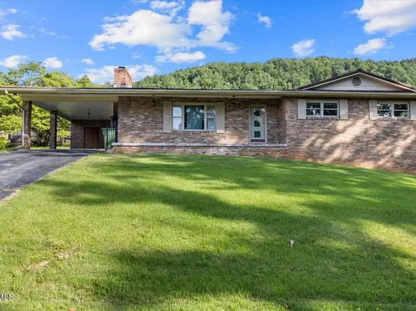 227 Willow Ave, Pennington Gap, VA 24277