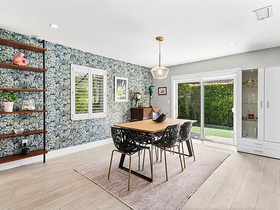 3rd image of 4030 Alhambra Cir
