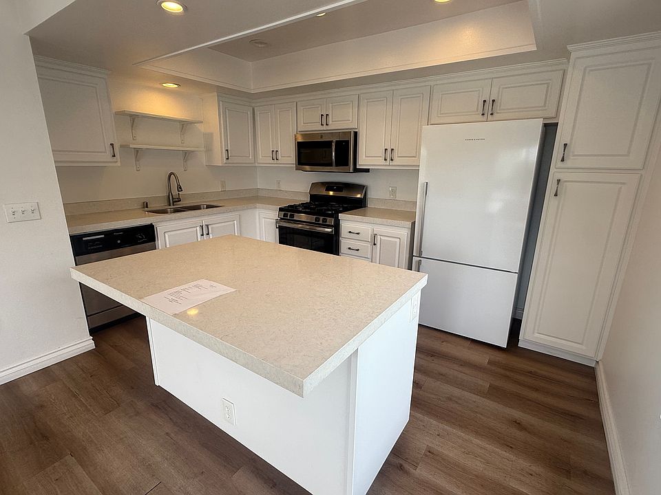 Large Kitchen with Spectacular Island