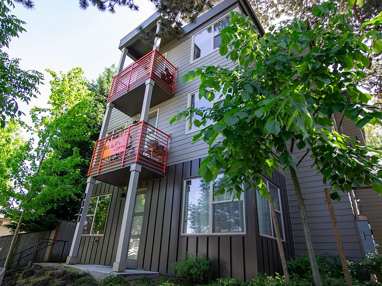 1616 SE Insley St #2 — Photo 15