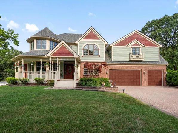 3172 Pine Tree Ct, Waterford, MI 48329