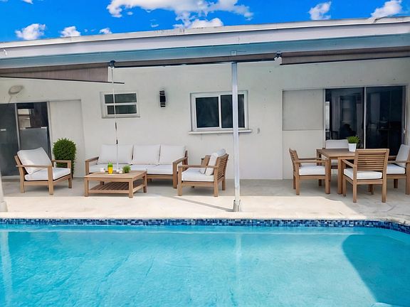 3rd image of 6641 Miramar Parkway
