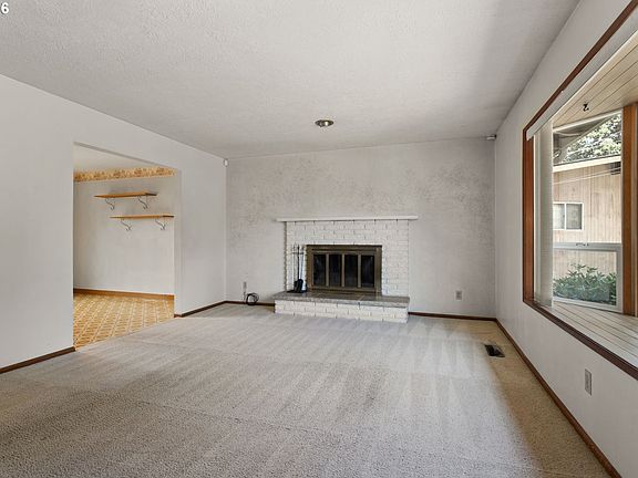 2nd image of 13529 SE Taylor Ct