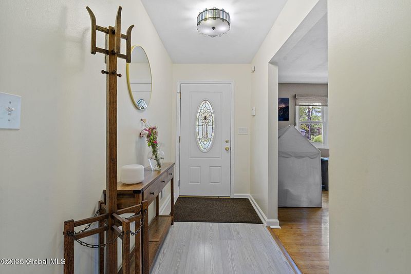 3rd image of 27 Chapel Lane