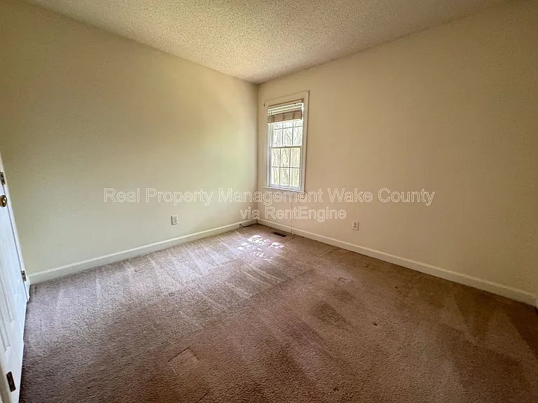 4328 Bartholomew Cir — Photo 18