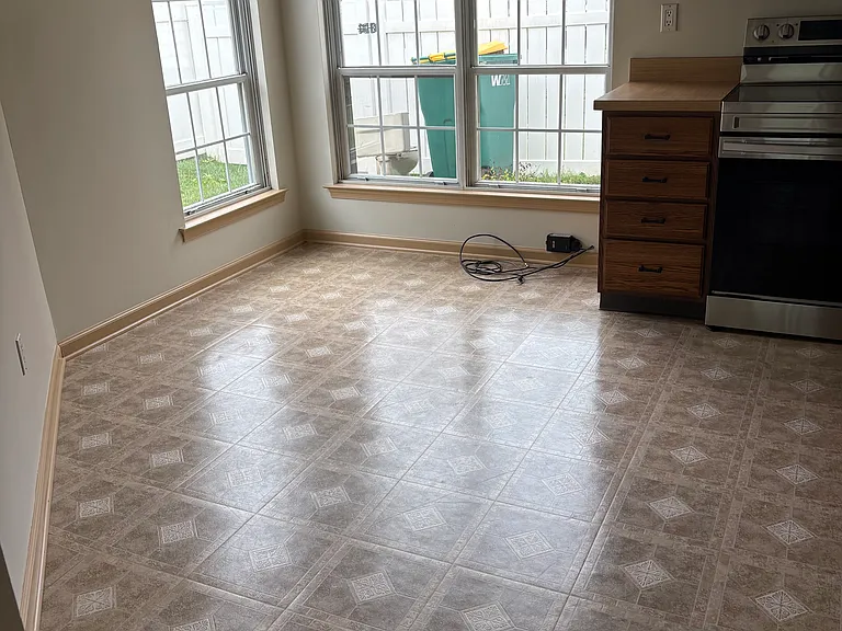 310 Woods Edge Pl — Photo 8