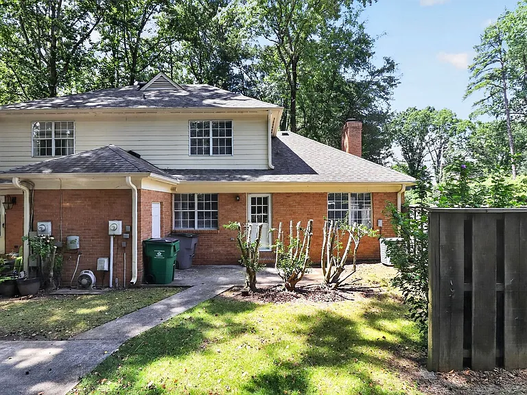 101 Cabell Way — Photo 26