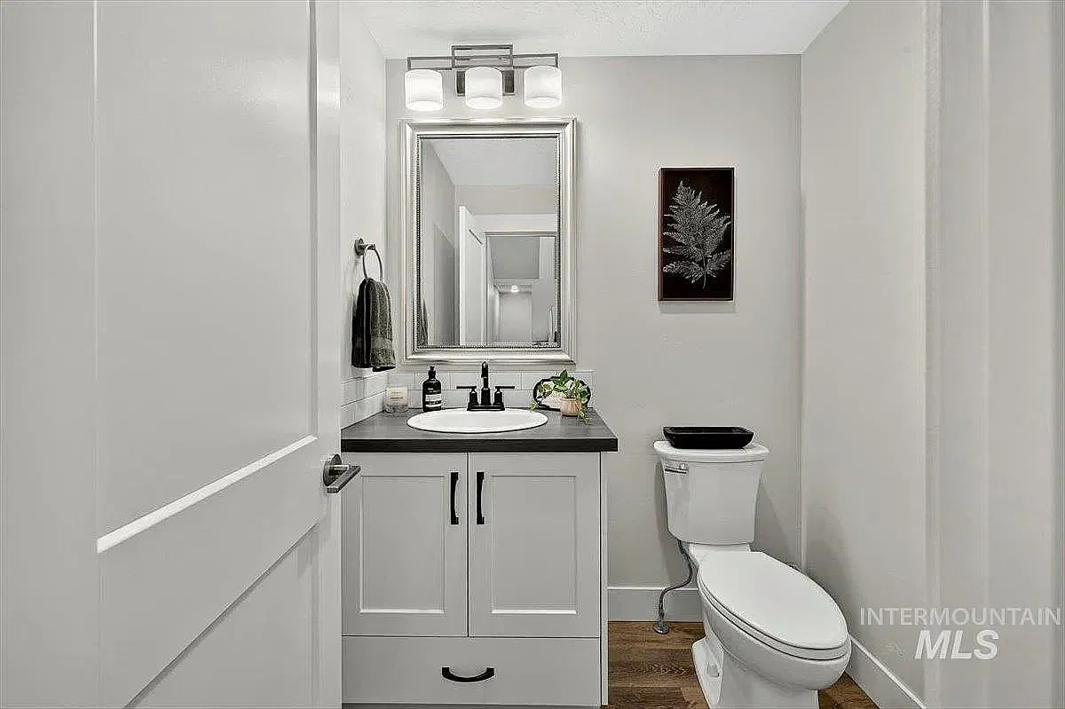 3 bed, 1970 sqft, $2,700 — Photo 4