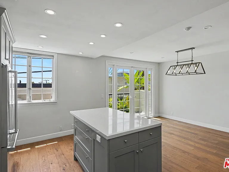 1242 Berkeley St #10 — Photo 8