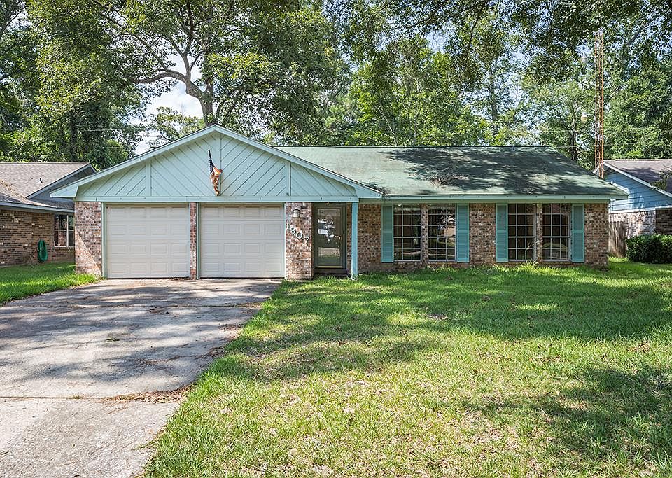 1st image of 1807 Surry Oaks Dr