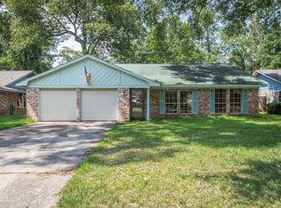 1807 Surry Oaks Dr, New Caney, TX 77357