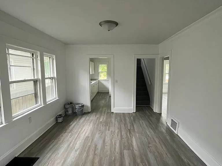 330 King St — Photo 3