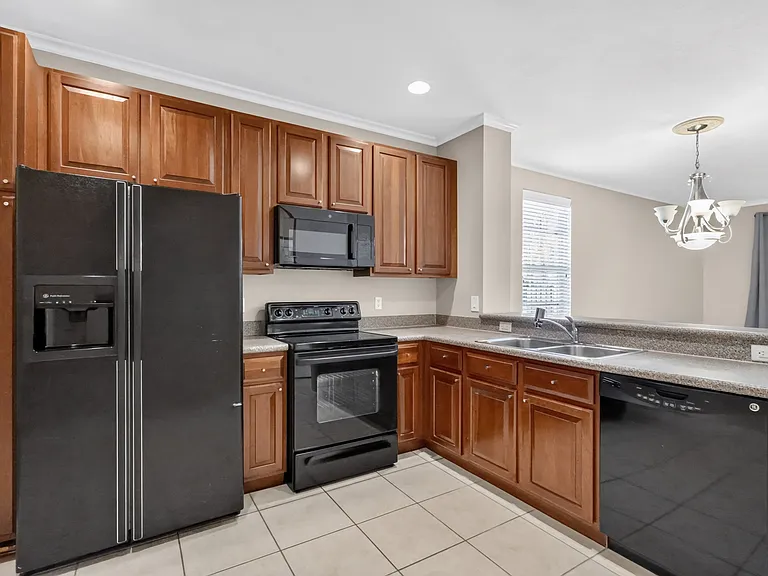 8103 Bellagio Ln — Photo 21