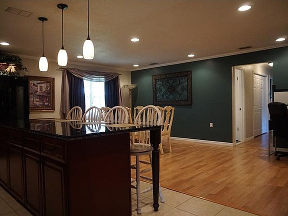 3rd image of 3510 Cindy Ln