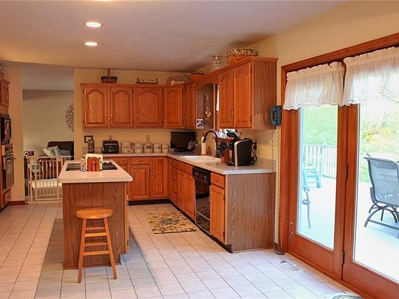 3rd image of 1 Sassafras Ln