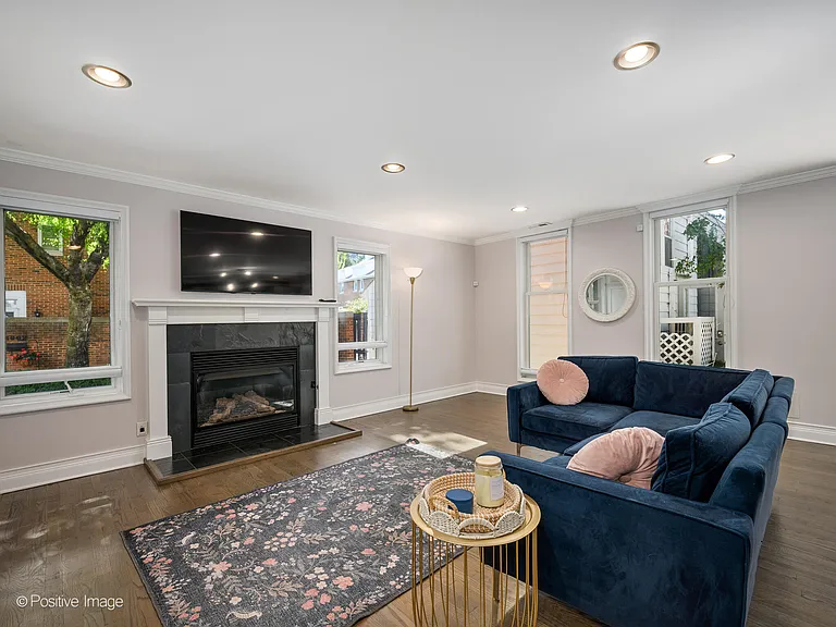 1608 N Larrabee St — Photo 9