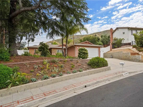 10685 Ledeen Dr, Sylmar, CA 91342