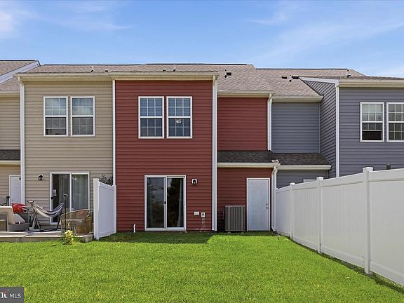 2nd image of 572 Thumper Dr