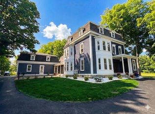 11 Taylor St, Littleton, MA 01460