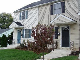 1st image of 833 Judd St