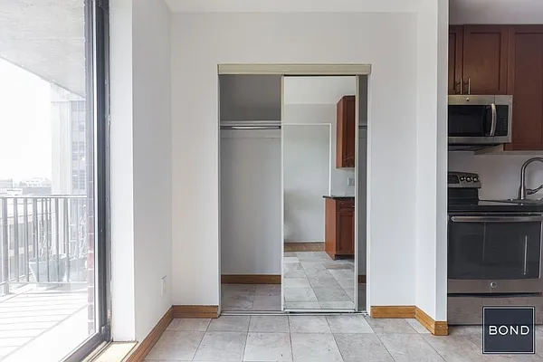 Rented by Bond New York | media 21