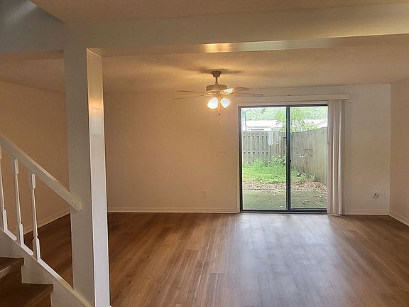 3rd image of 7109 N Prestwick Cir