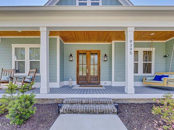 3rd image of 9395 Bar Harbour Way NE