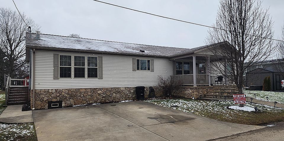 1st image of 571 Liberty St