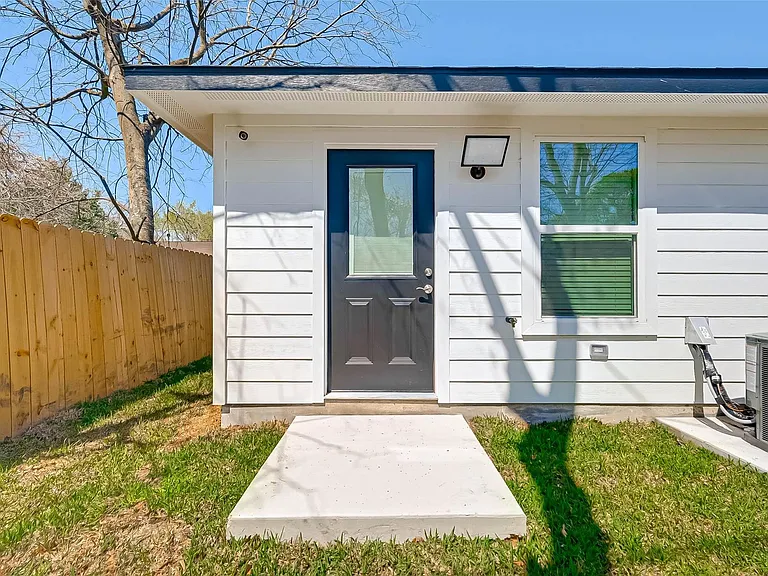 7339 Krueger Rd #A — Photo 46