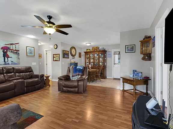 5th image of 107 Cayenne Dr