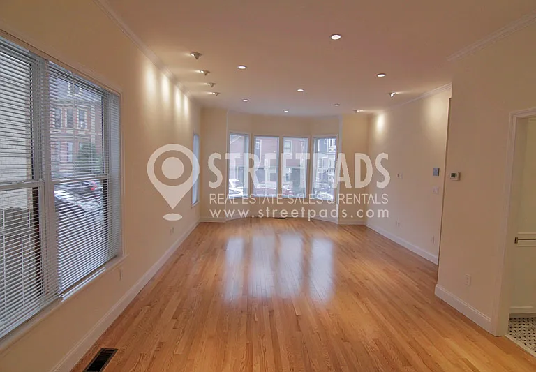 15 Langdon St — Photo 3