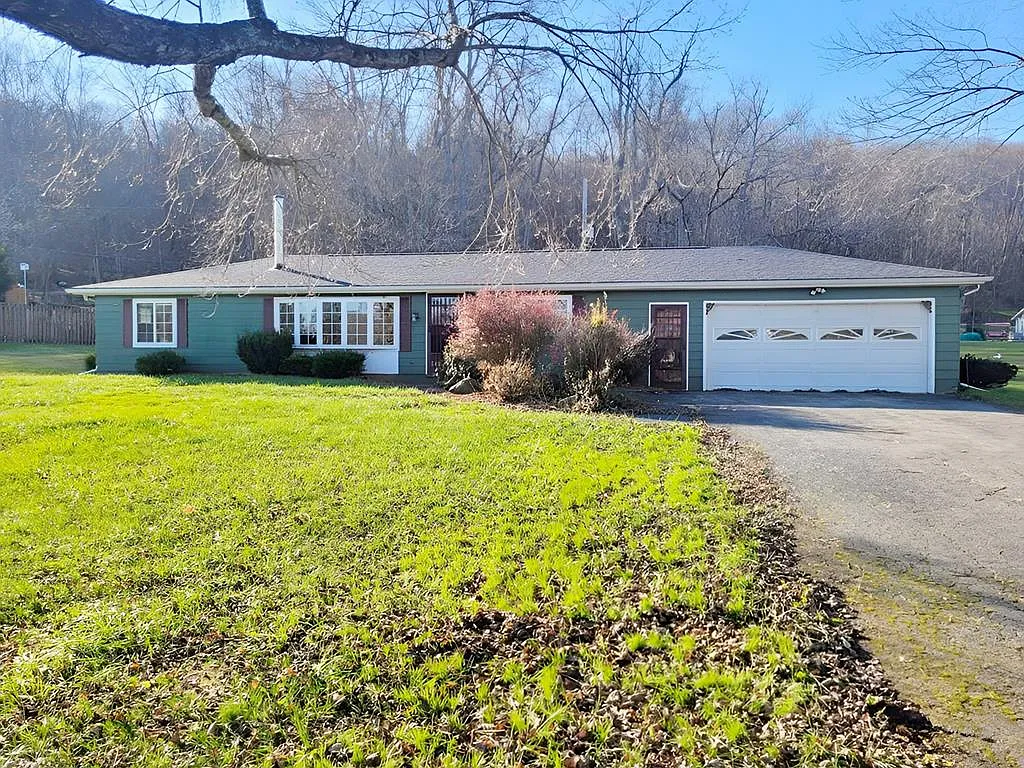 194 Maple Lane Dr photo 1