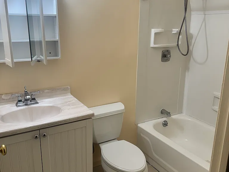 18 Crawford Ln — Photo 6