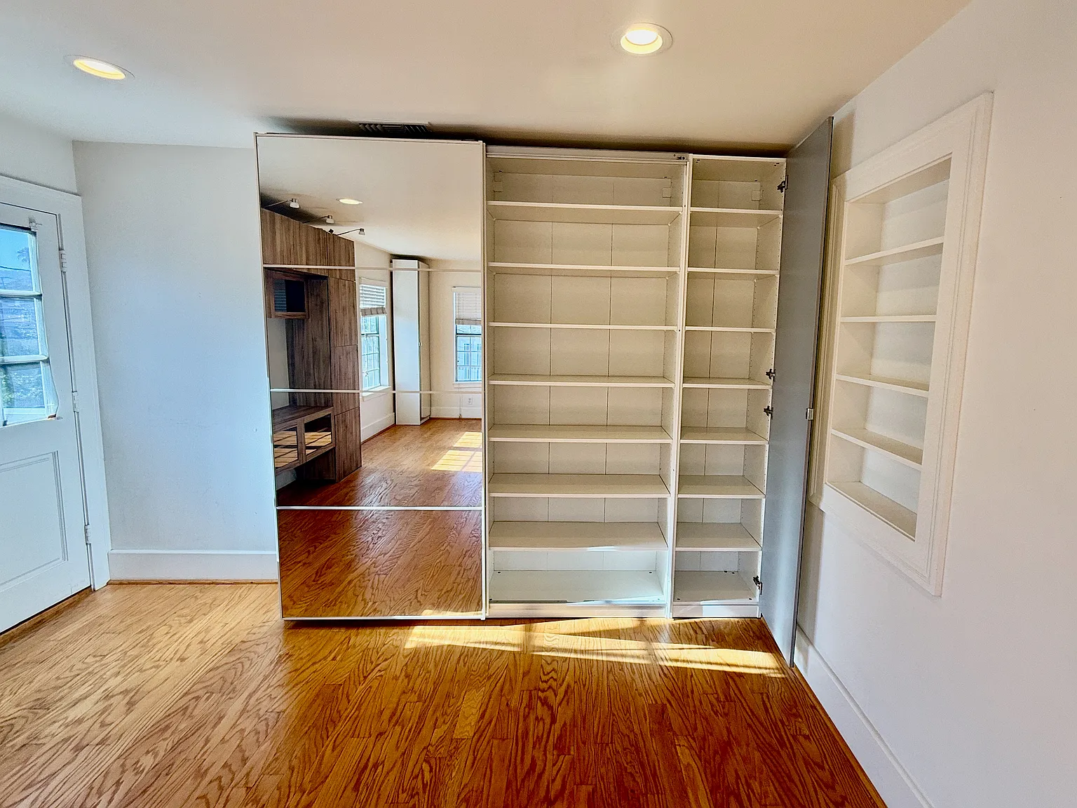 1 bed, 600 sqft, $2,500 — Photo 3