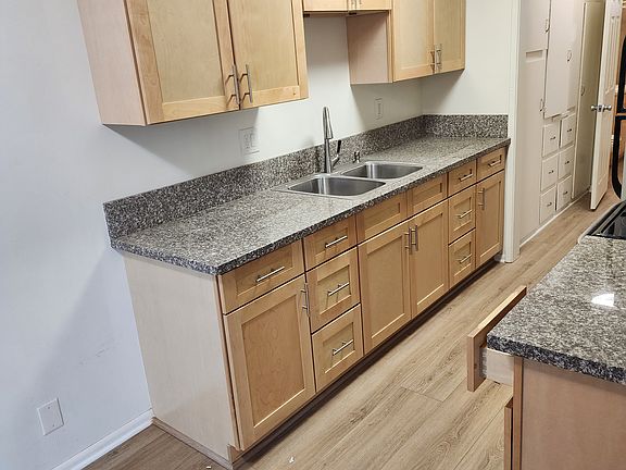5th image of 1605 E Ocean Blvd