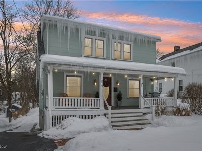 272 S Franklin St, Chagrin Falls, OH, 44022