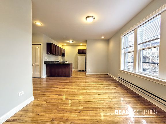 5th image of 3943.5 N Janssen Ave #3943X-W2