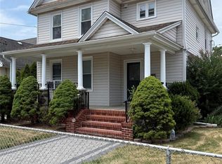 40 S Corona Ave, Valley Stream, NY 11580