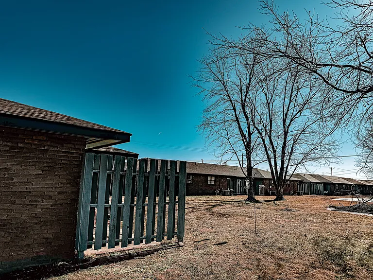 500 North Cline Rd Apartments — Photo 6