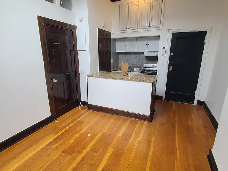 396 Bleecker St #4H — Photo 4