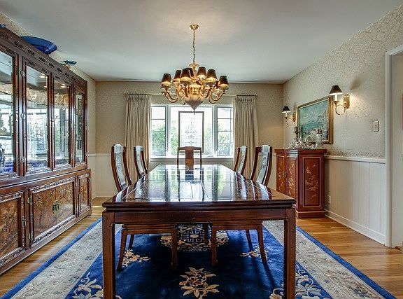 5th image of 2340 Medford Ct W