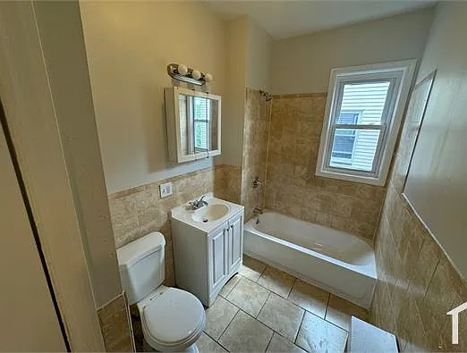 83 Willoughby St #2 — Photo 4
