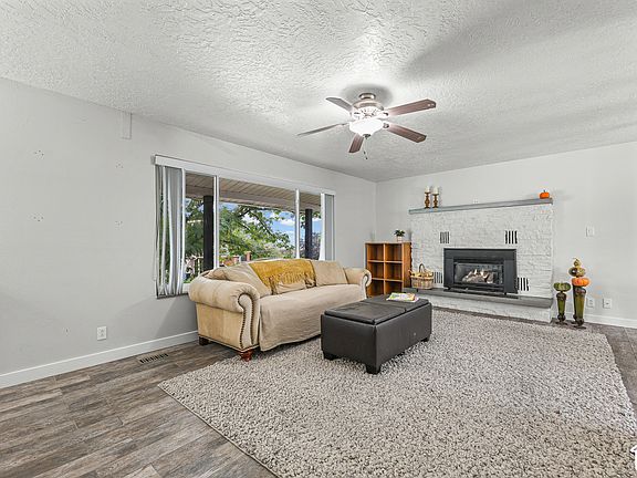 3rd image of 625 S 1250th St E